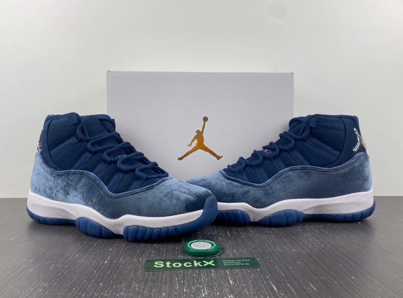 JORDAN 11 MIDNIGHT NAVY